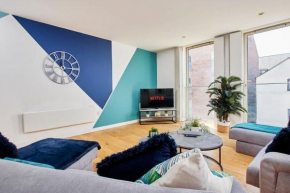 Swanky city centre apartment